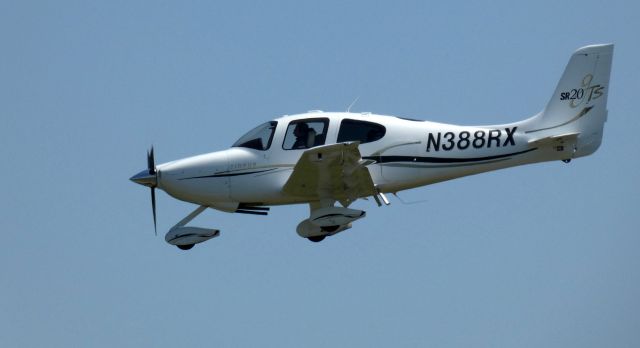 Cirrus SR-20 (N388RX) - On final is this 2006 Cirrus SR-20GTS in the Spring of 2020.