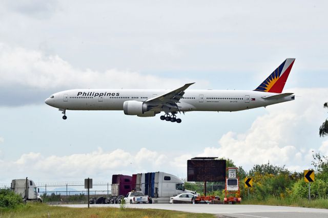 BOEING 777-300ER (RP-C7775)