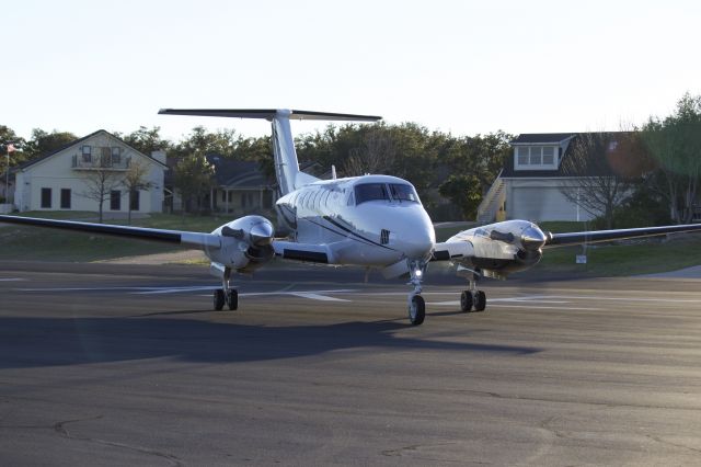 Beechcraft Super King Air 200 (N455LC)