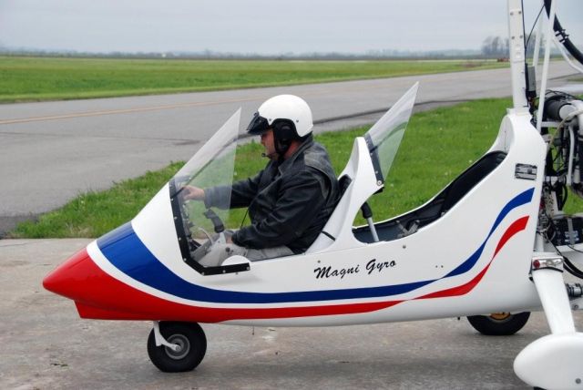 Unknown/Generic Ultralight autogyro (N216MG) - Paul Salmon departing for Bensen Days in 2009 from KCGI