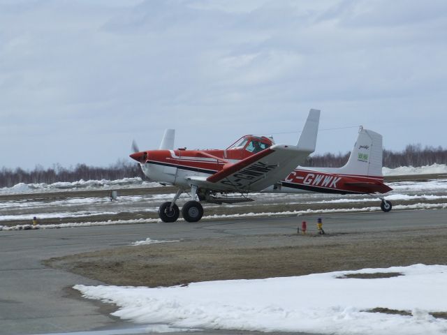 Beechcraft Super King Air 300 (C-GWWK) - A quick fuel stop.