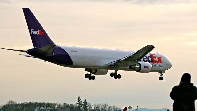 BOEING 767-300 (N112FE) - Some days its just cool to be a plane spotter! BOE565 on final to Rwy 16R to complete a flight test on 1/9/15. (ln 1075 / cn 43543).