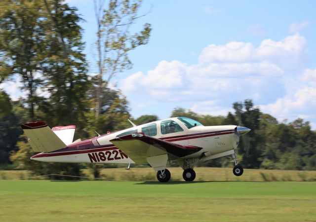 Beechcraft 35 Bonanza (N1822N)