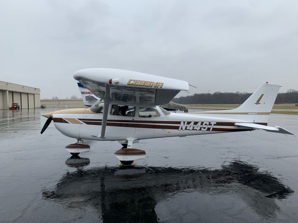 Cessna Skyhawk (N44ST)