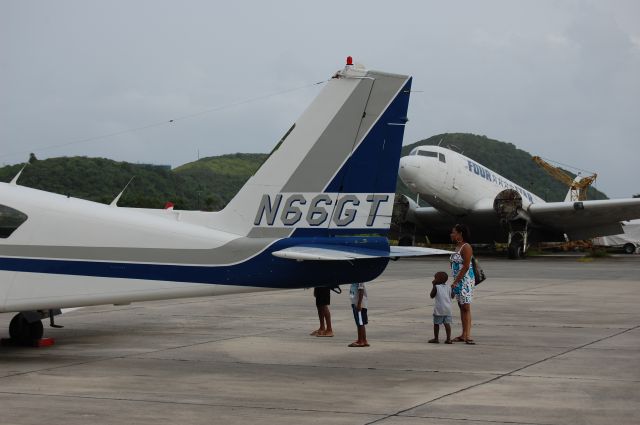 Piper Apache (N66GT) - Flight Line @ TIST