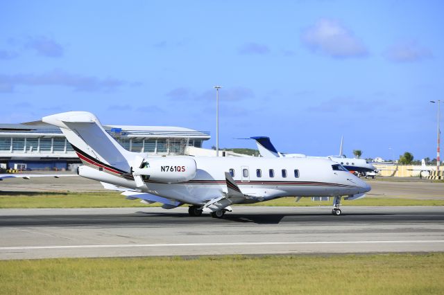 Canadair Challenger 350 (N761QS)