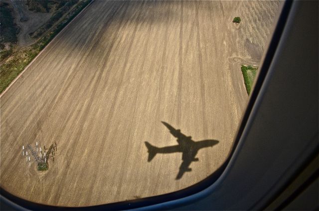 Boeing 747-200 — - British Airways on short finals into Heathrow Intl.