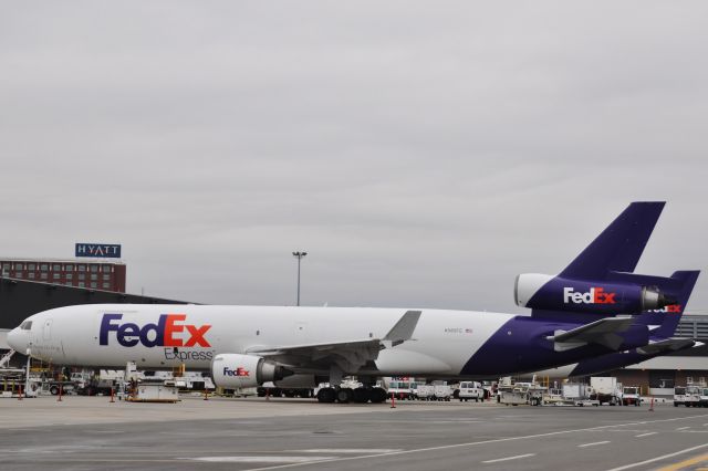 Boeing MD-11 (N585FE) - Massive winglets make this freighter one of my all time favorites