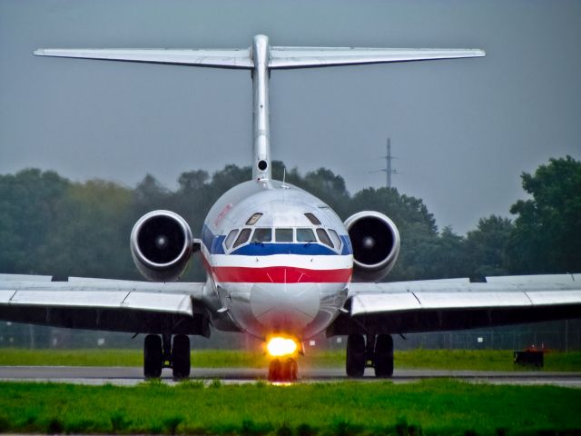 McDonnell Douglas MD-82 (N501AA)