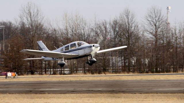 Piper Cherokee (N5914V)