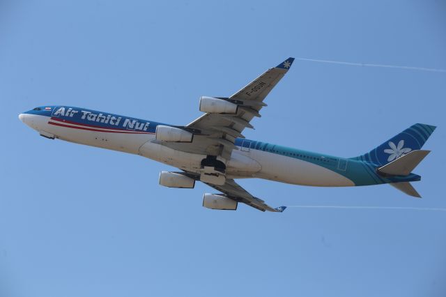 Airbus A340-300 (F-OSUN)