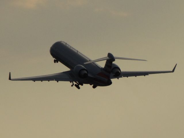 Canadair Regional Jet CRJ-700 (N706PS)