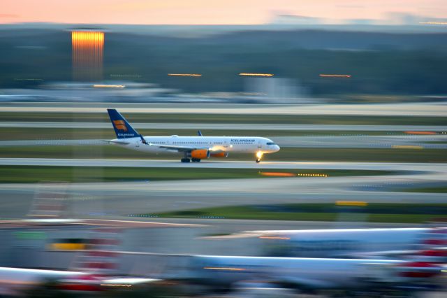 Boeing 757-200 (TF-FIC) - Taking off runway 36R at dusk