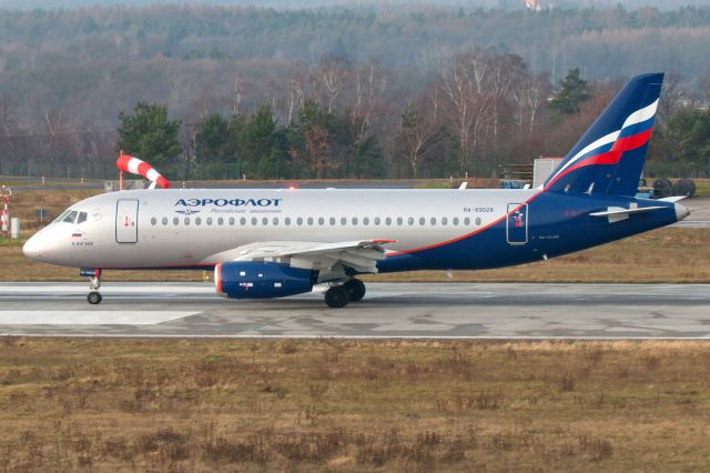 Sukhoi Superjet 100 (RA-89028)