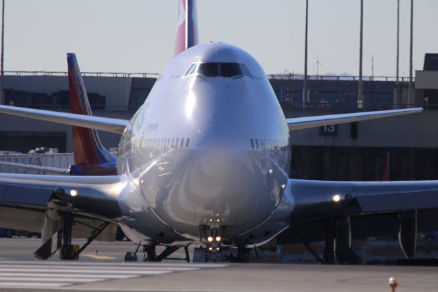 Boeing 747-400 (VH-OJT)