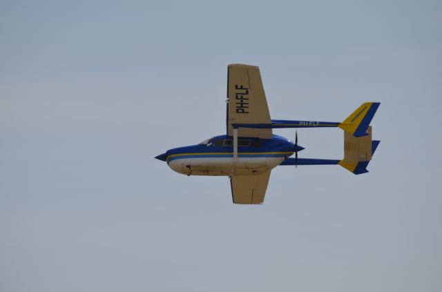 Cessna Super Skymaster (PH-FLF)