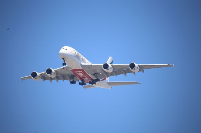 Airbus A380-800 (A6-EEV)