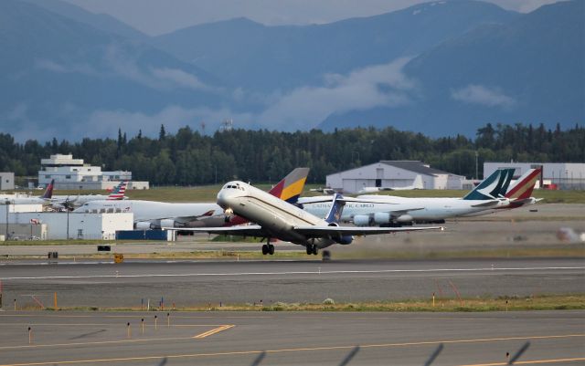 McDonnell Douglas MD-82 (N964CE)