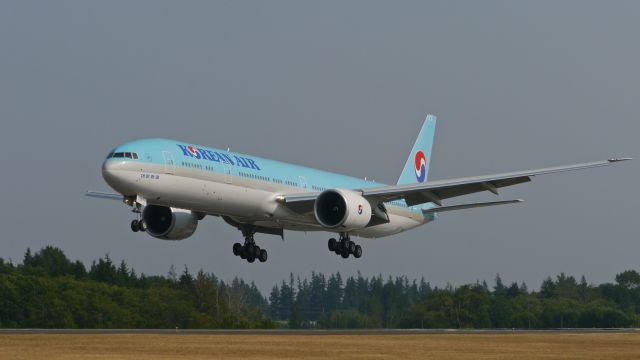 BOEING 777-300 (HL8006) - BOE473 from KVCV on final to Rwy 34L on 7/8/15. (ln 1315 / cn 37652). The aircraft was returning after having been painted.
