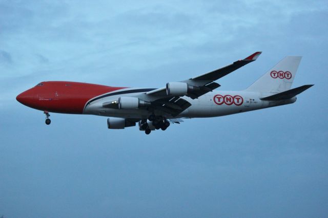 Boeing 747-400 (OO-THB)