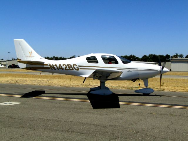 PAI Lancair ES (N142BG) - Taxiing to RWY 24