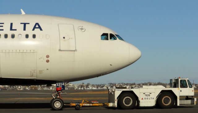 Airbus A330-300 (N814NW)