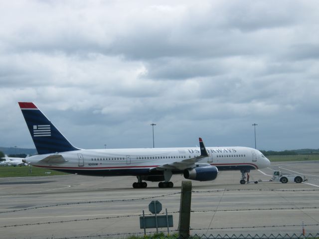 Boeing 757-200 (N203UW) - N203UW B757 31/05/13