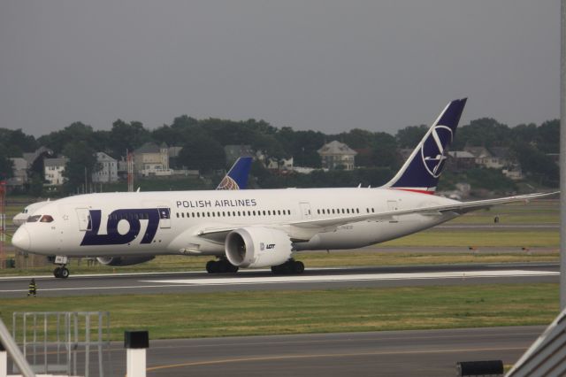 Boeing 787-8 (SP-LRB) - JFK weather diversion on 07/15/14.