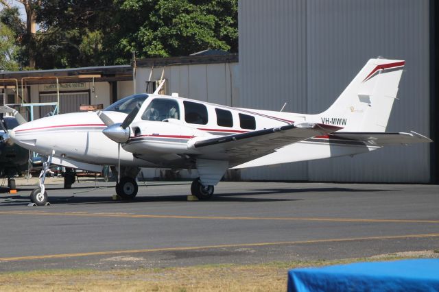 Beechcraft Baron (58) (VH-MWW)