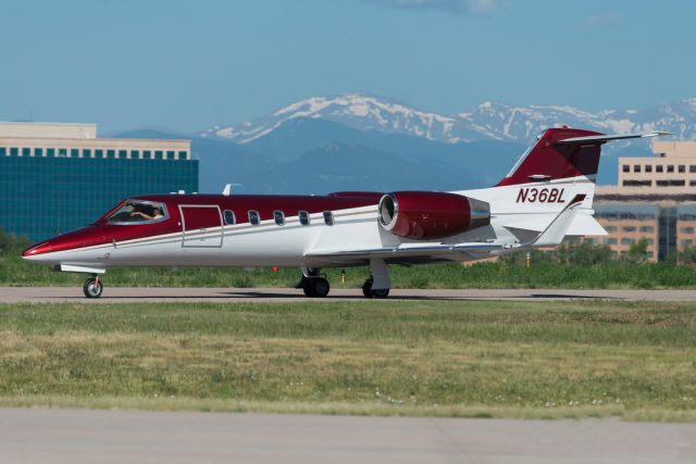 Learjet 31 (N36BL)