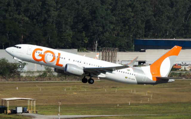 Boeing 737-800 (PS-GPN)