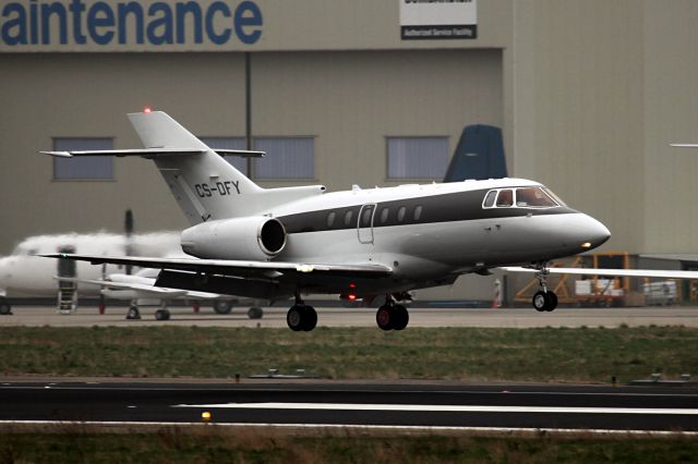 Hawker 800 (CS-DFY) - NetJets