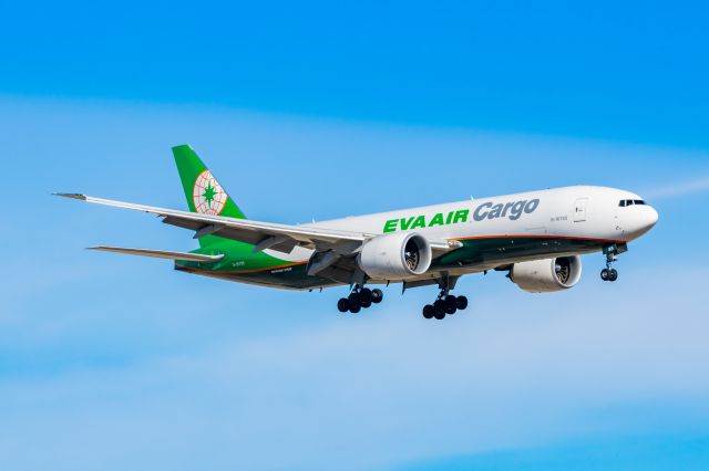 BOEING 777-200LR (B-16788) - EVA Air 777-200LR landing at DFW on 12/25/22. Taken with a Canon R7 and Tamron 70-200 G2 lens.