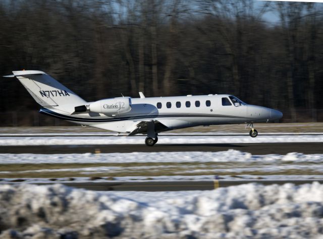 Cessna Citation CJ2+ (N717HA) - Landung runway 08.