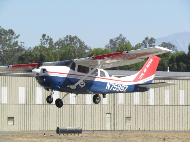 Cessna 206 Stationair (N7598Z) - Taking off RWY 24