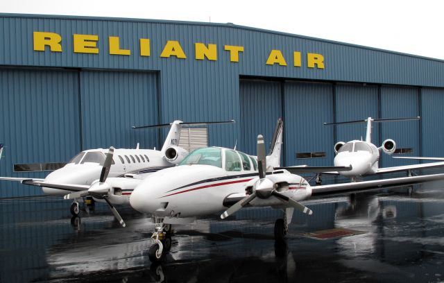 Beechcraft Baron (58) (N8111M) - At the RELIANT AIR ramp, were you find the cheapest fuel on the Danbury (KDXR) airport!