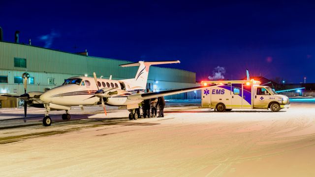 Beechcraft Super King Air 200 (BXH151) - Another late night dispatched medevac flight from Calgary.Flown by Integra Air / Bar XH Air