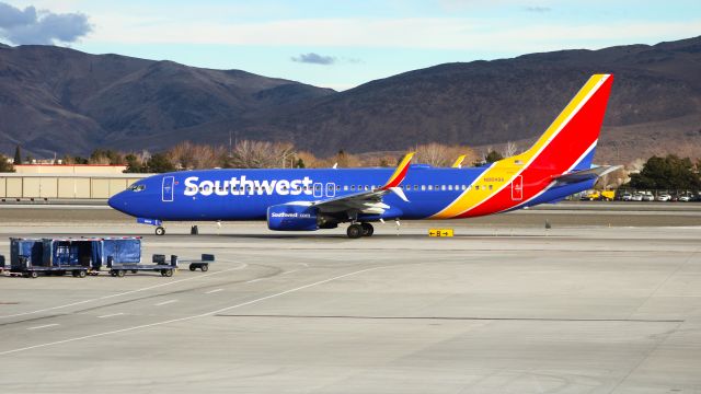 Boeing 737-800 (N8649A)
