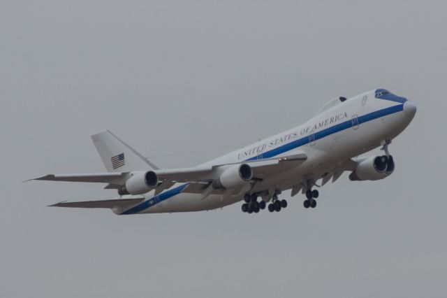 Boeing 747-200 (73-1676)