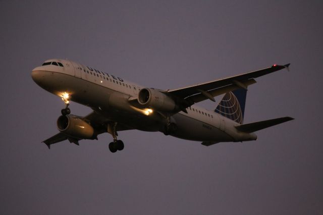 Airbus A320 (N468UA)