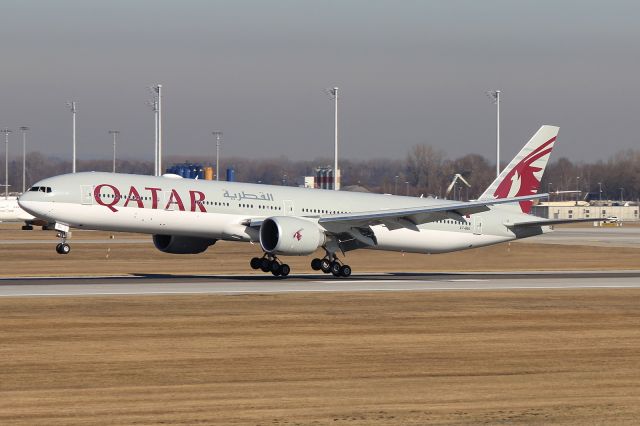 BOEING 777-300ER (A7-BEL)