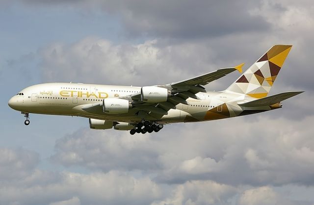 Airbus A380-800 (A6-APB)