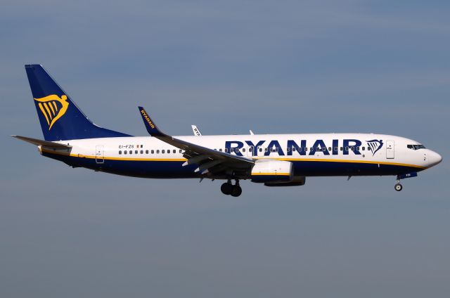 Boeing 737-800 (EI-FZS)