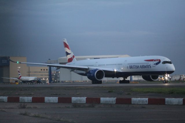 Airbus A350-1000 (G-XWBH) - A British Airways A350-1000 taxiing onto runway 27R. br /br /Location: Northern Perimiter Road, beside runway 27R.br /Date: 27.10.22 (dd/mm/yy).