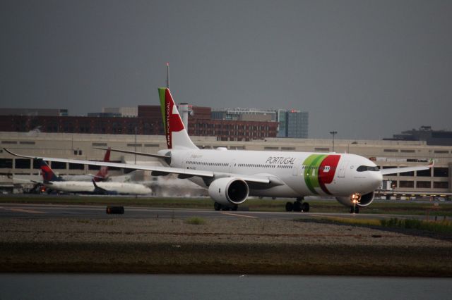 Airbus A330-900 (CS-TUG)