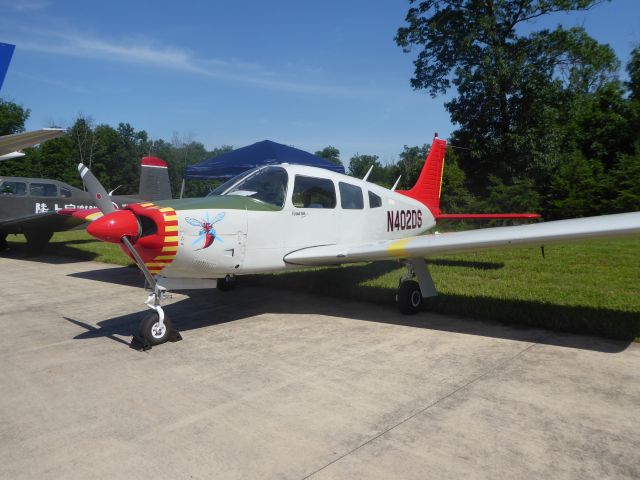 Piper Cherokee (N402DS)