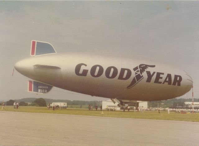 Unknown/Generic Airship (N10A) - scanned from photo