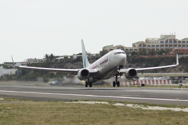 Boeing 737-800 (9Y-BGI)