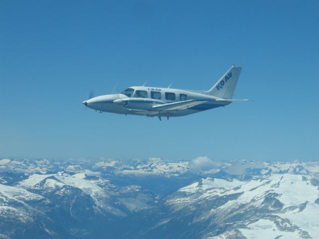 Piper Navajo (C-GPCA) - Coast Mountains