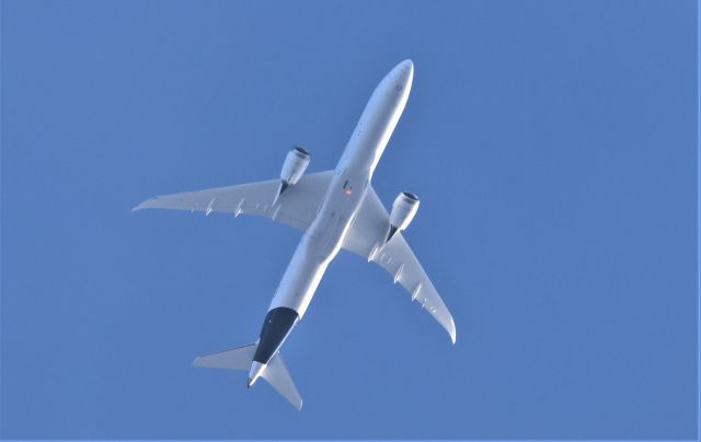 Boeing 787-8 (D-ABPC) - D-ABPC Boeing 787-9 Lufthansa DCH de Montréal YUL vers Frankfurt FRA. Altitude 5890 Mètres Vitesse 873 Km/H survolant la ville de Lavaltrie QC. le 25-04-2023 à 18:43